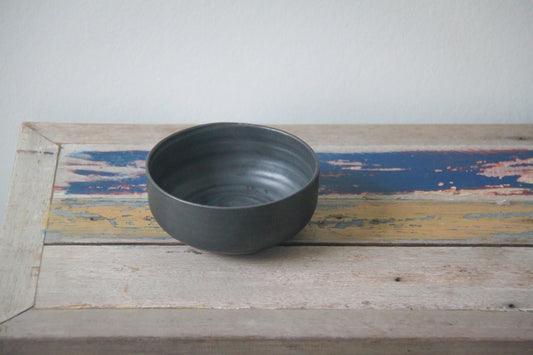 bowl antique black