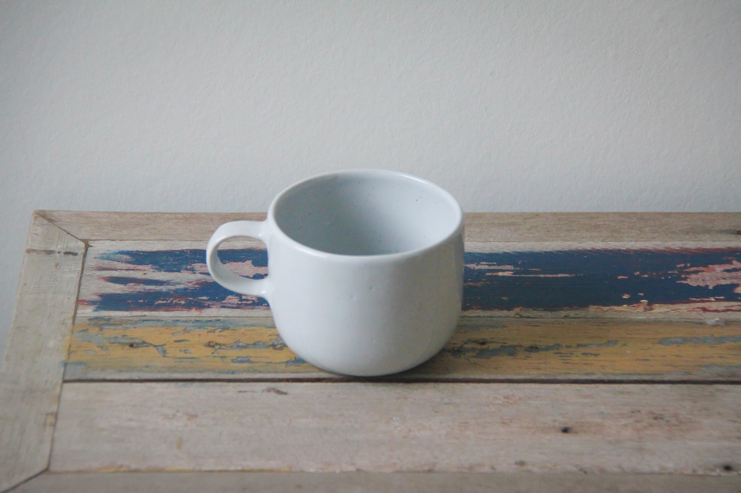 Mug antique white
