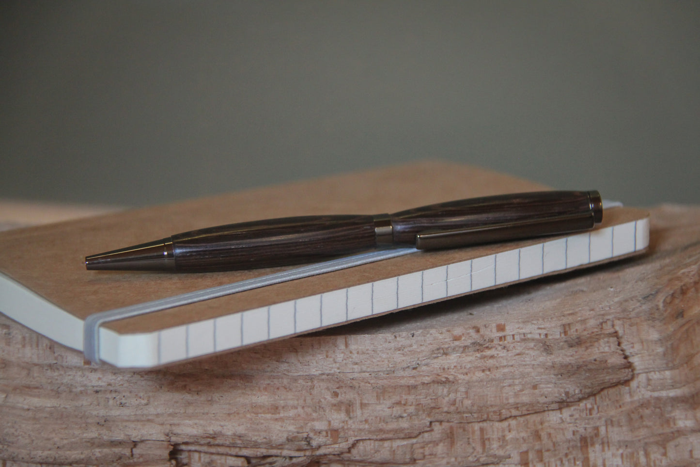 Houten balpen 'Louise' -wengé- gun metal