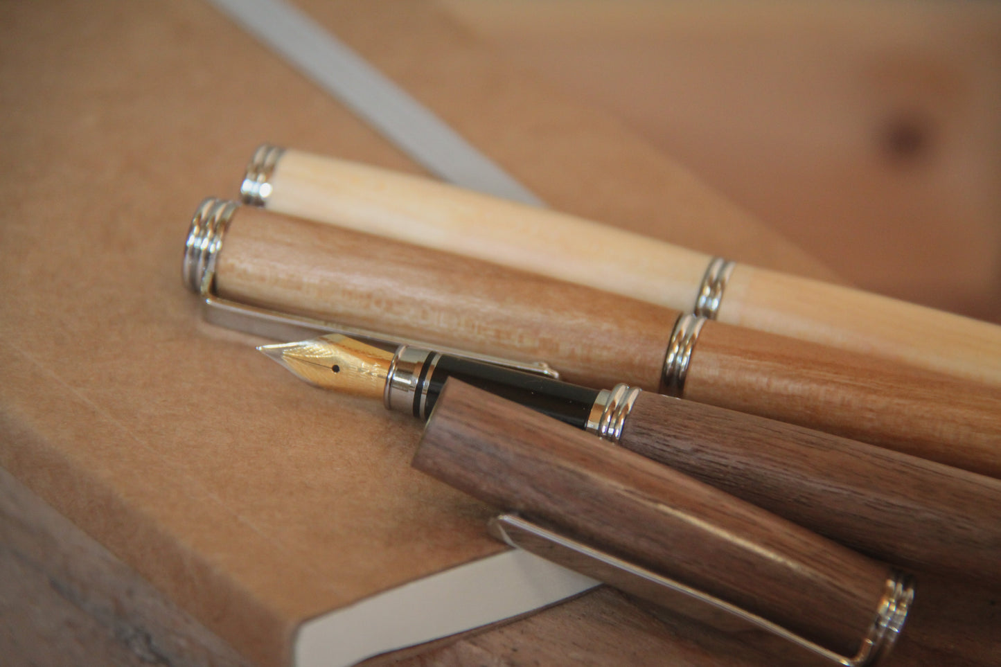 Houten vulpen 'Lucie' - notelaar - chrome