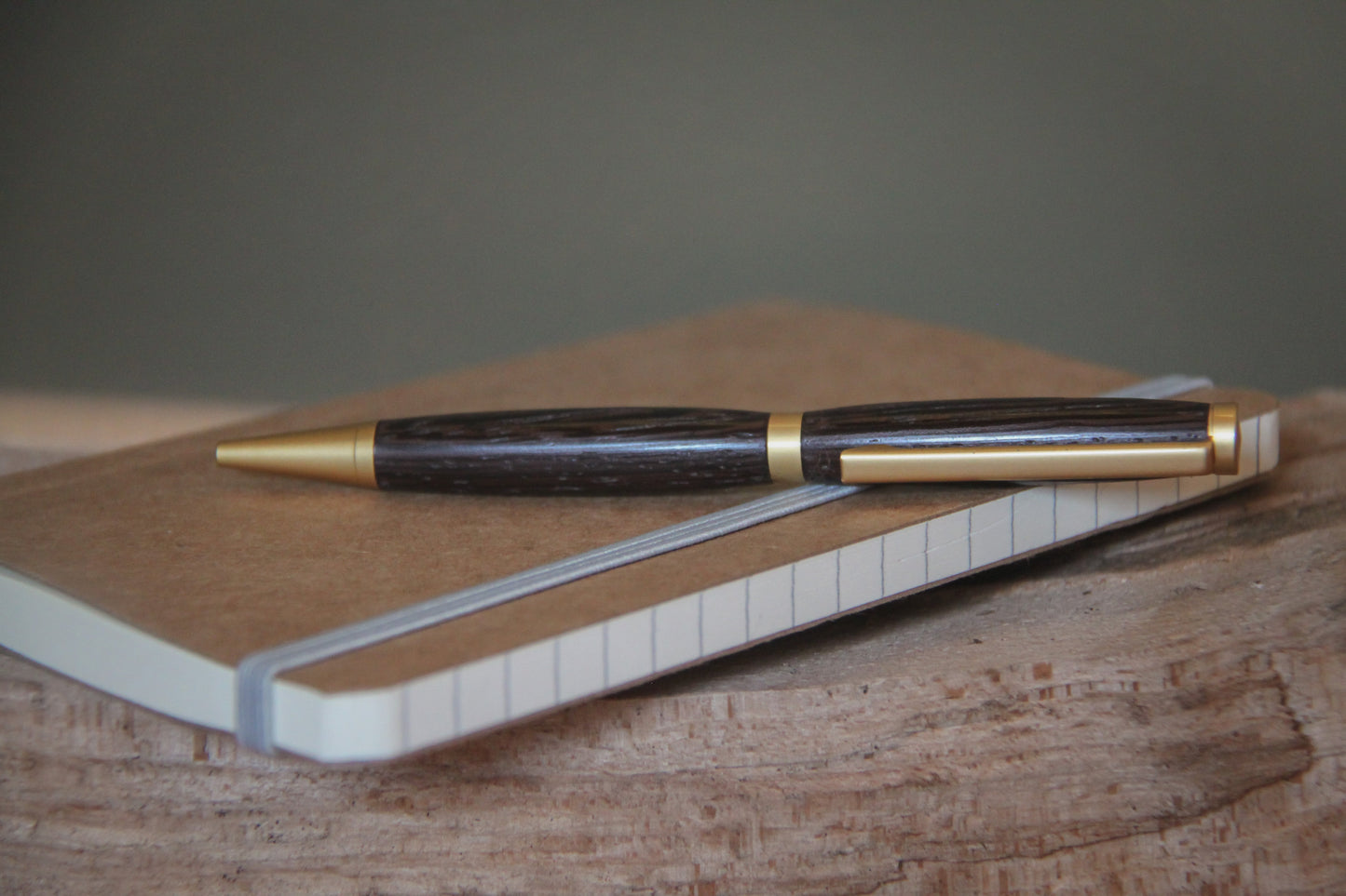 Houten balpen 'Louise' -wengé- satin gold