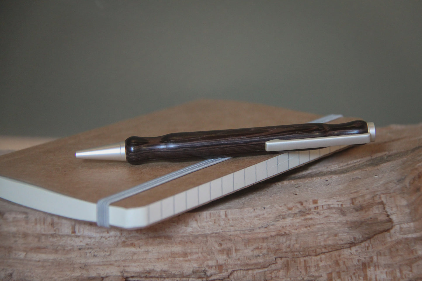 Houten balpen 'Berthe' - wengé - satin silver