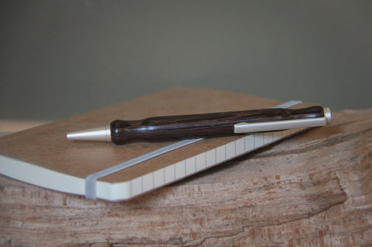 Houten balpen 'Berthe' - wengé - satin silver