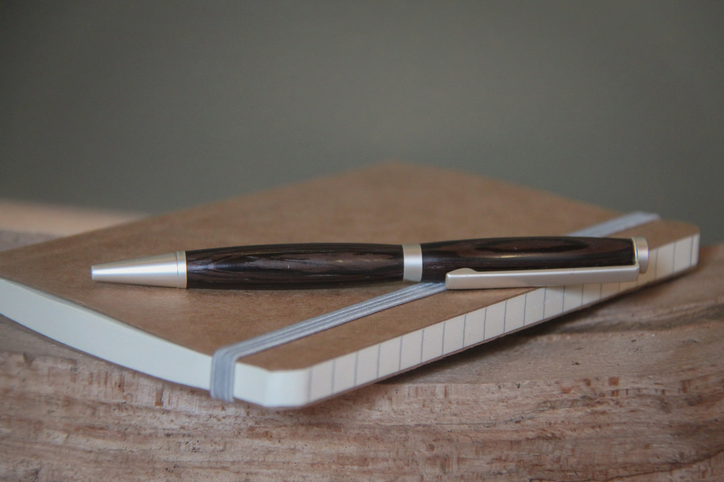 Houten balpen 'Louise' - wengé - satin silver